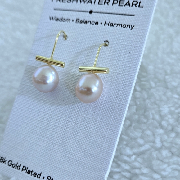 Pink🩷 Freshwater Pearl Drop Earrings - Picture 4 of 15